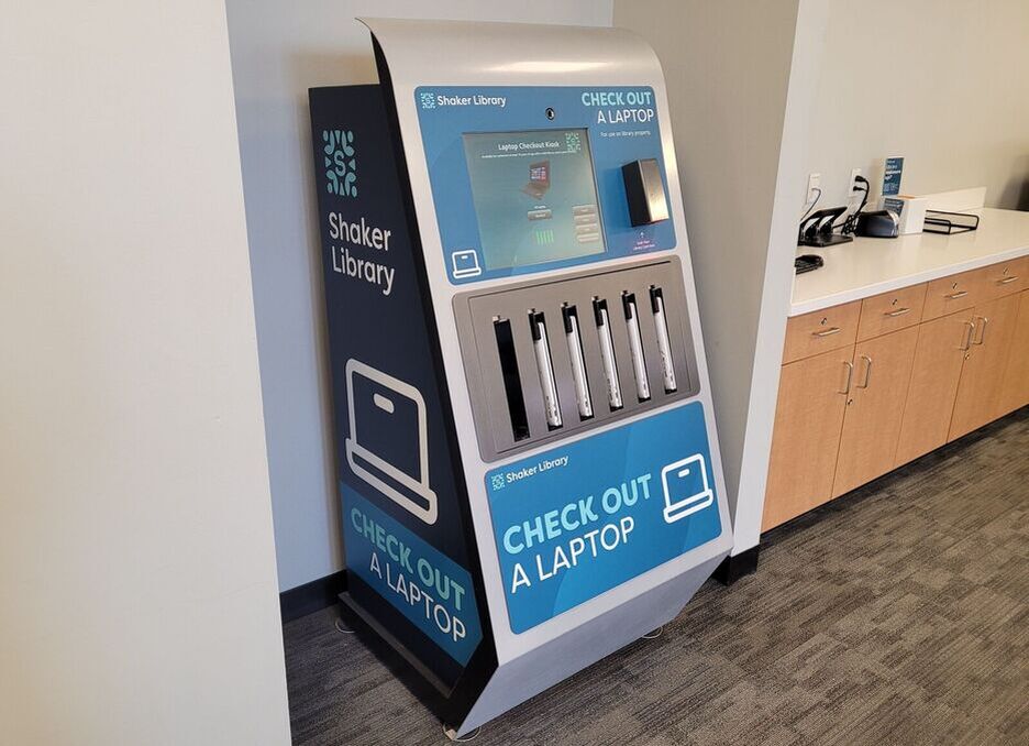 3 13laptopkiosk2
